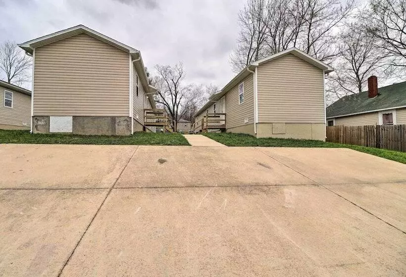 Cozy West Plains Home Near Shopping & Dining!