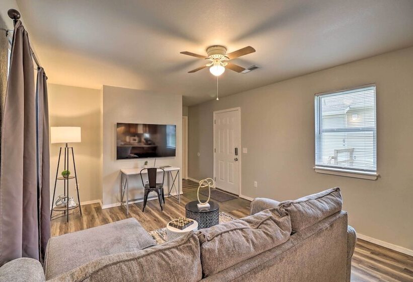 Cozy West Plains Home Near Shopping & Dining!