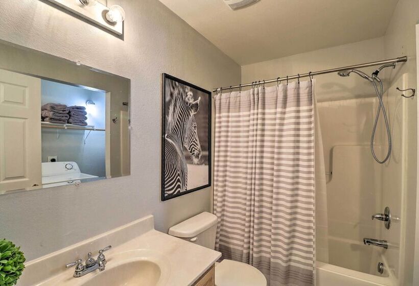 Cozy West Plains Home Near Shopping & Dining!