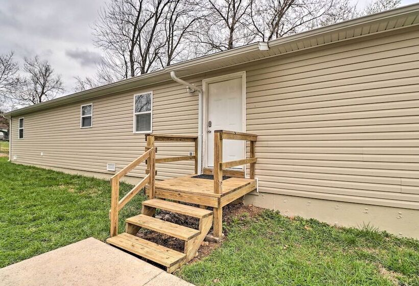 Cozy West Plains Home Near Shopping & Dining!