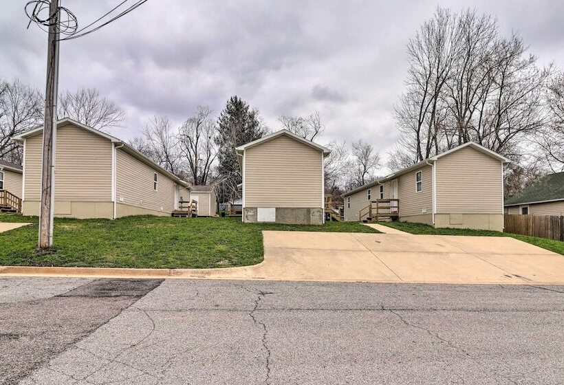 Cozy West Plains Home Near Shopping & Dining!