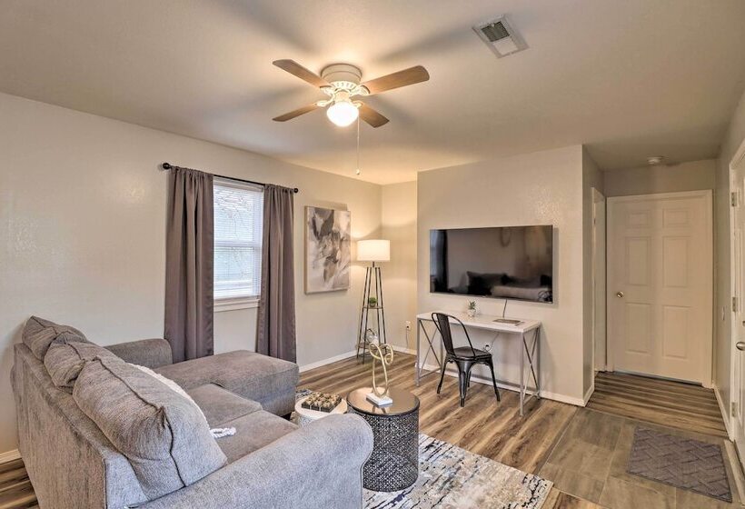 Cozy West Plains Home Near Shopping & Dining!