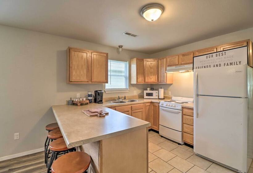 Cozy West Plains Home Near Shopping & Dining!