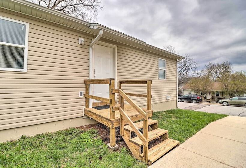 Cozy West Plains Home Near Shopping & Dining!