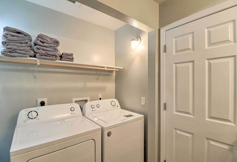 Cozy West Plains Home Near Shopping & Dining!