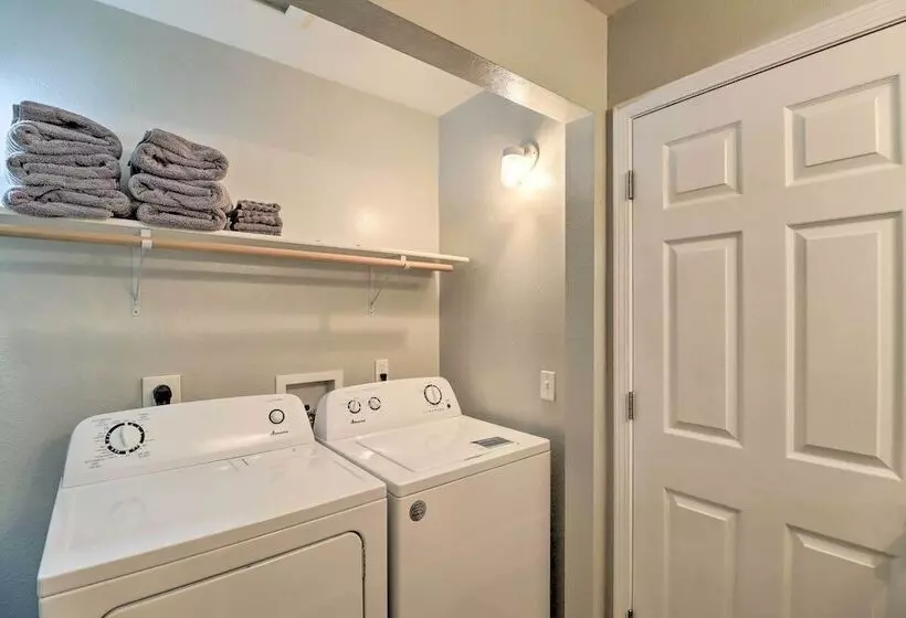 Cozy West Plains Home Near Shopping & Dining!