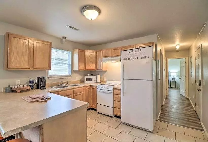 Cozy West Plains Home Near Shopping & Dining!