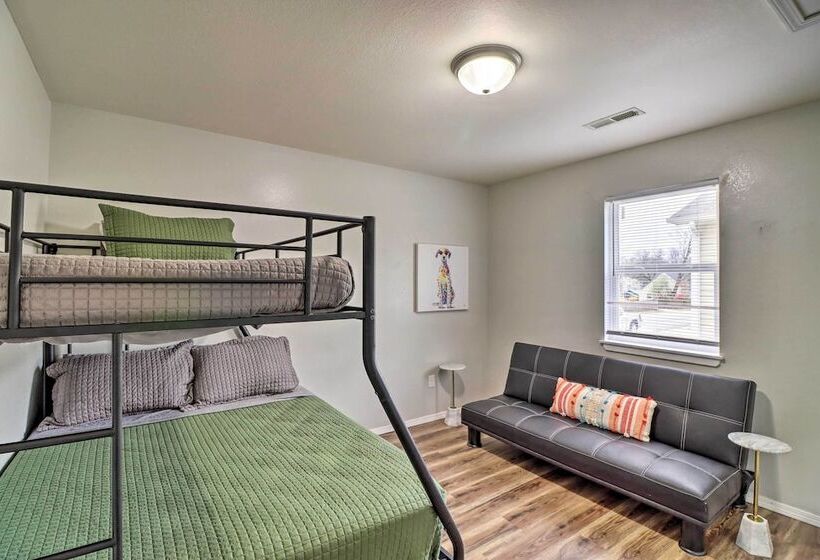 Cozy West Plains Home Near Shopping & Dining!