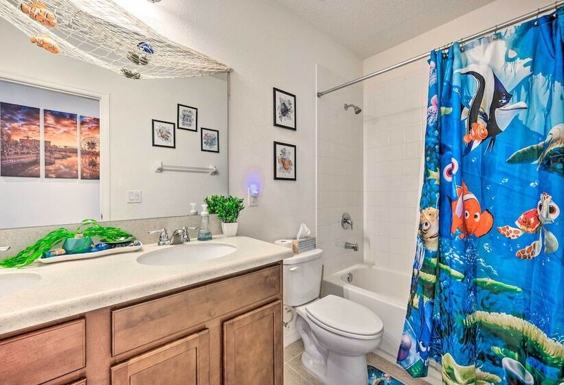 Family Friendly Home W/ Pool ~ 10 Mi To Disney!