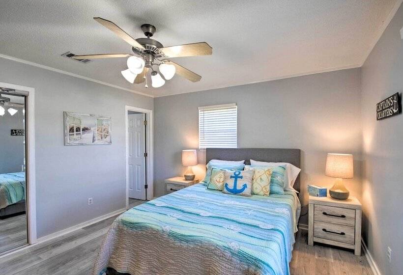 Gulf Breeze Home: 12 Mi To Pensacola Beach!