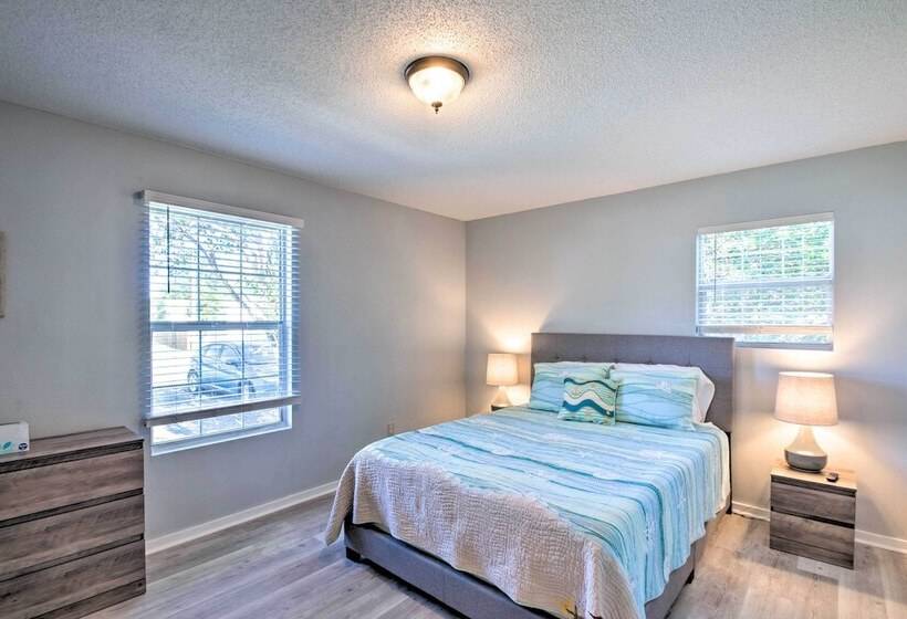 Gulf Breeze Home: 12 Mi To Pensacola Beach!