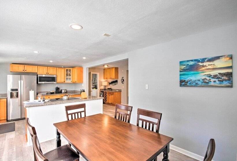 Gulf Breeze Home: 12 Mi To Pensacola Beach!