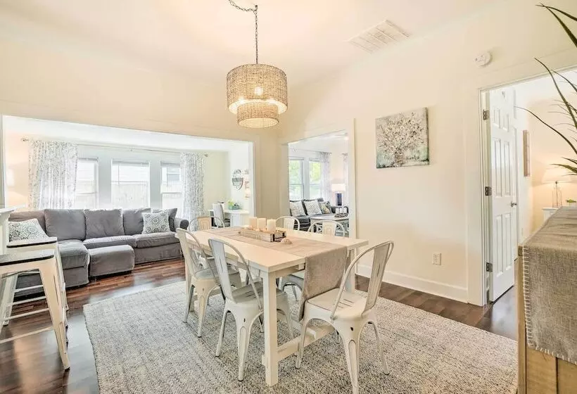 Historic Tarpon Springs Abode ~ 3 Mi To Beach