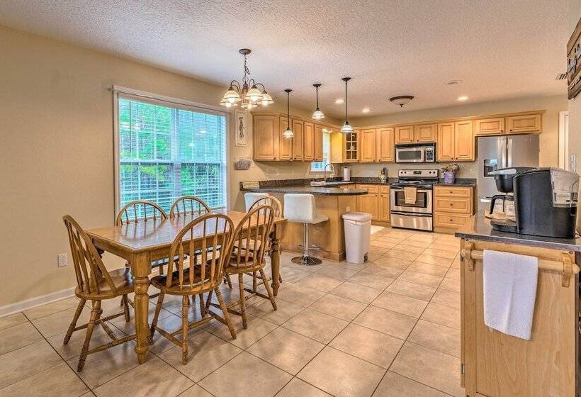 Honey S Hideout  < 1 Mile To River Access!