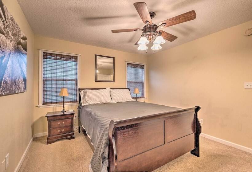 Honey S Hideout  < 1 Mile To River Access!