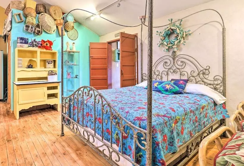 Idyllic Española Casita W/ Charcoal Grill