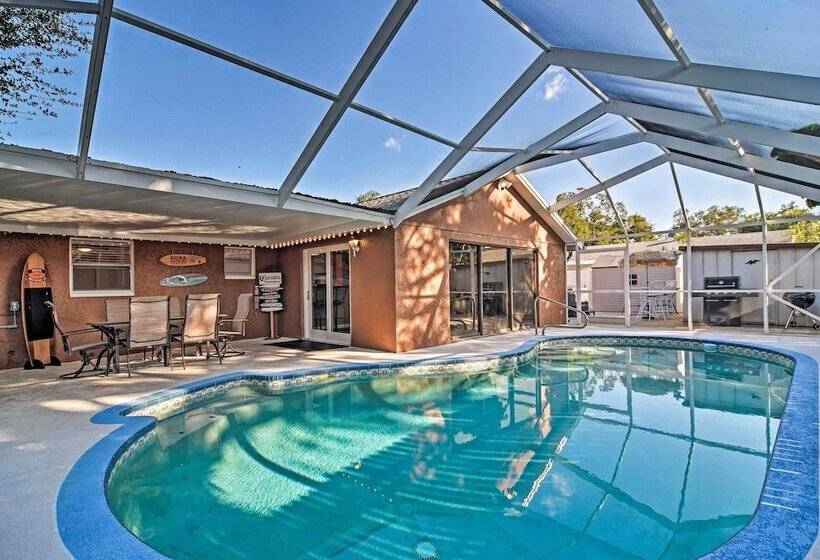 Idyllic Largo Escape W/ Private Pool & Lanai!