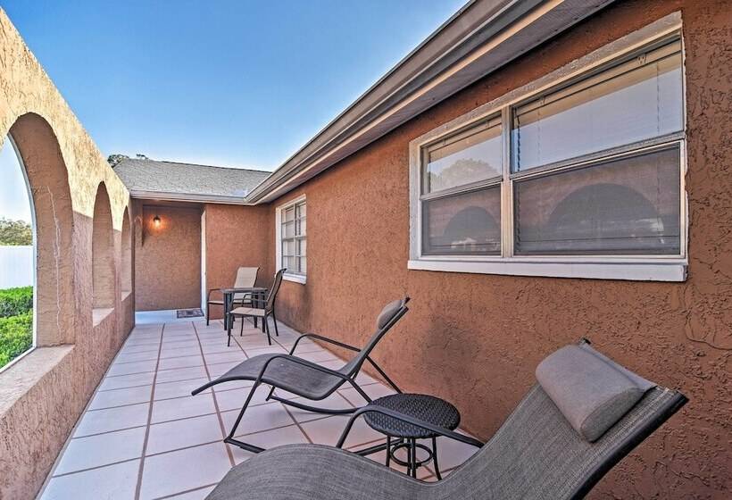 Idyllic Largo Escape W/ Private Pool & Lanai!