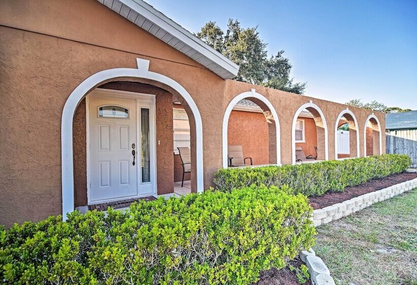 Idyllic Largo Escape W/ Private Pool & Lanai!