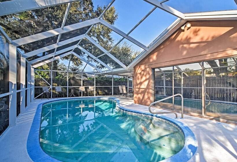Idyllic Largo Escape W/ Private Pool & Lanai!