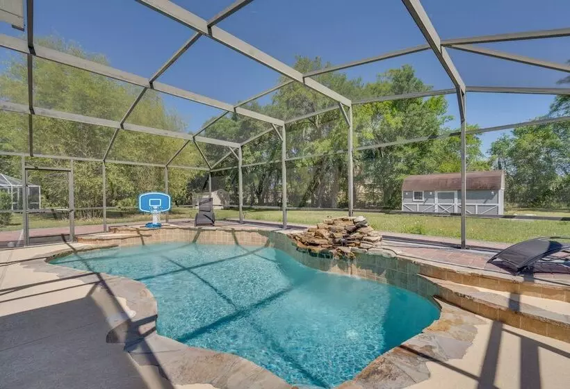 Inviting Home W/ Lanai & Pool In Kissimmee!
