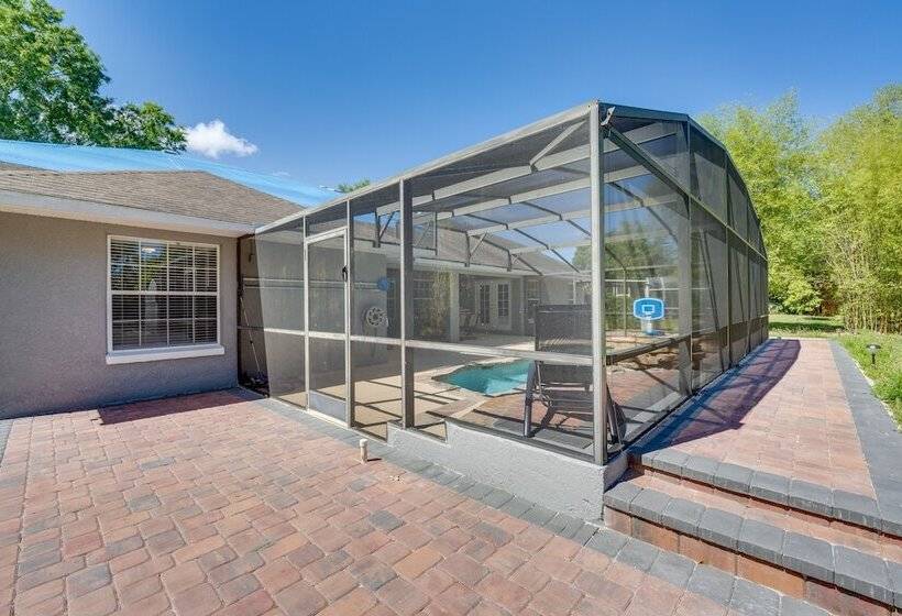 Inviting Home W/ Lanai & Pool In Kissimmee!