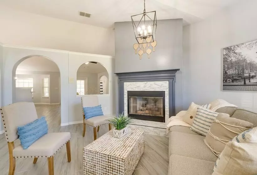 Inviting Home W/ Lanai & Pool In Kissimmee!