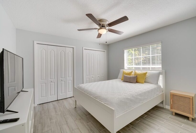 Inviting Home W/ Lanai & Pool In Kissimmee!