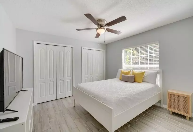 Inviting Home W/ Lanai & Pool In Kissimmee!