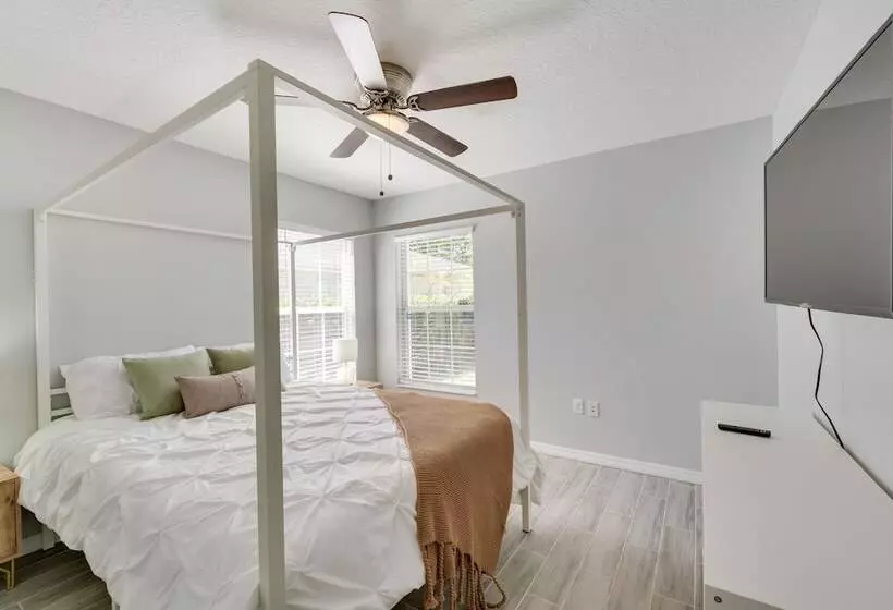 Inviting Home W/ Lanai & Pool In Kissimmee!