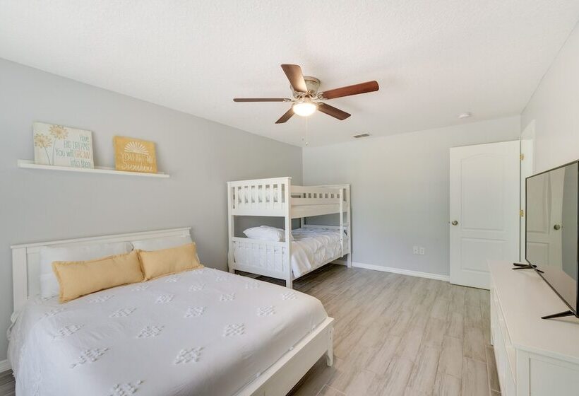 Inviting Home W/ Lanai & Pool In Kissimmee!