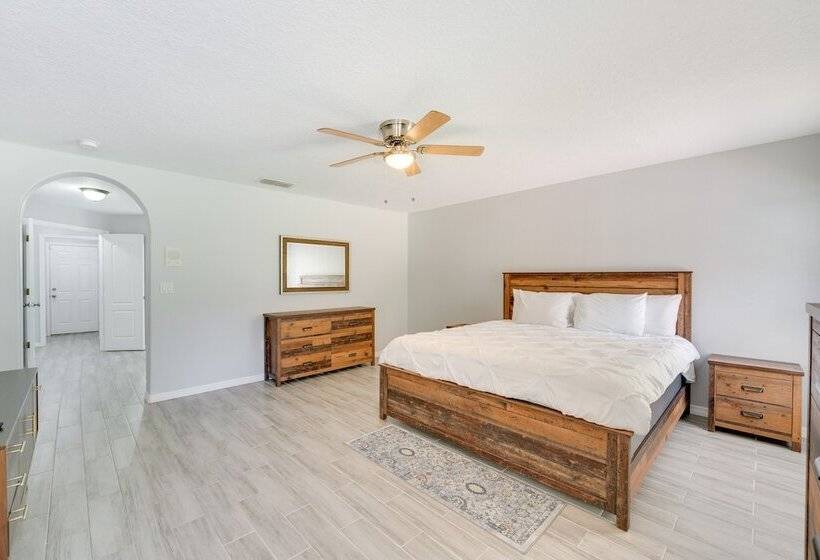 Inviting Home W/ Lanai & Pool In Kissimmee!