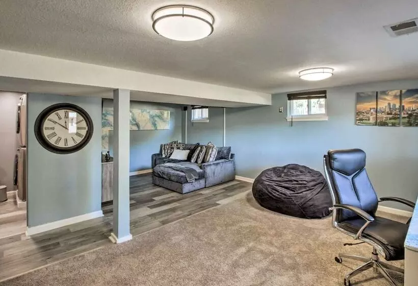 Kansas City Split Level Home, Near Stadiums!