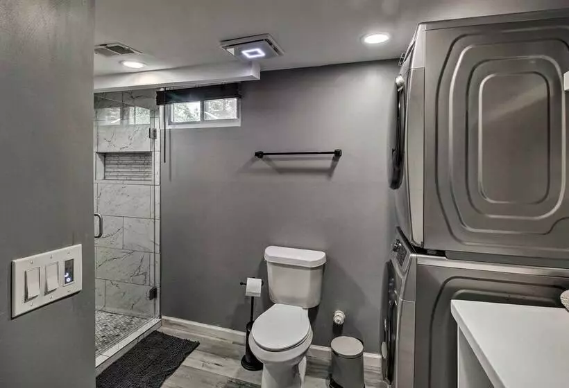 Kansas City Split Level Home, Near Stadiums!