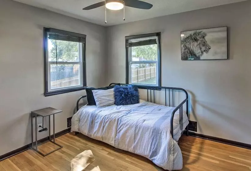 Kansas City Split Level Home, Near Stadiums!