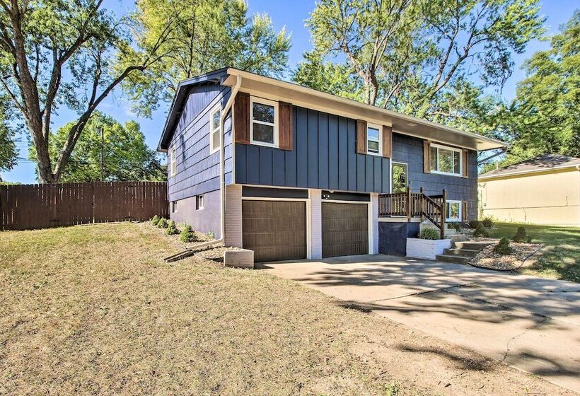 Kansas City Split Level Home, Near Stadiums!