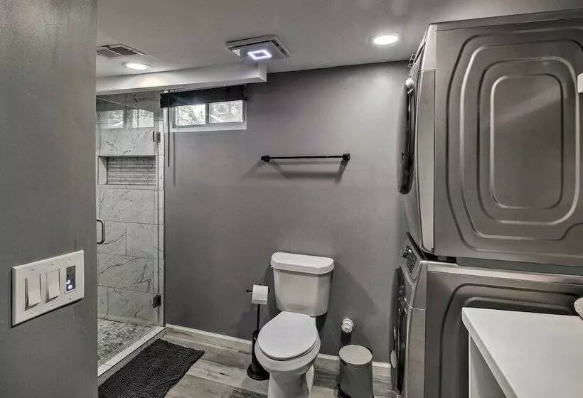 Kansas City Split Level Home, Near Stadiums!