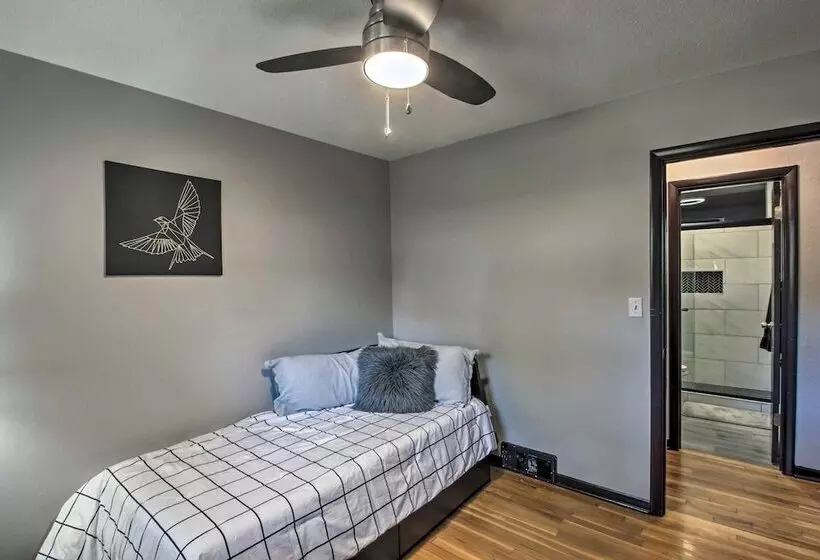 Kansas City Split Level Home, Near Stadiums!