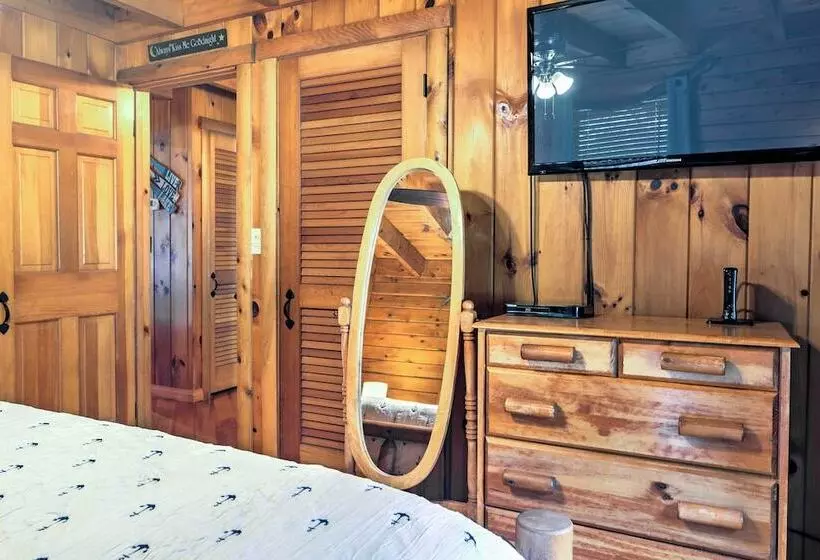 Lake Broward Cabin W/ Private Boat Launch & Dock!