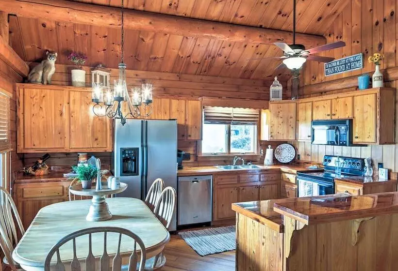 Lake Broward Cabin W/ Private Boat Launch & Dock!