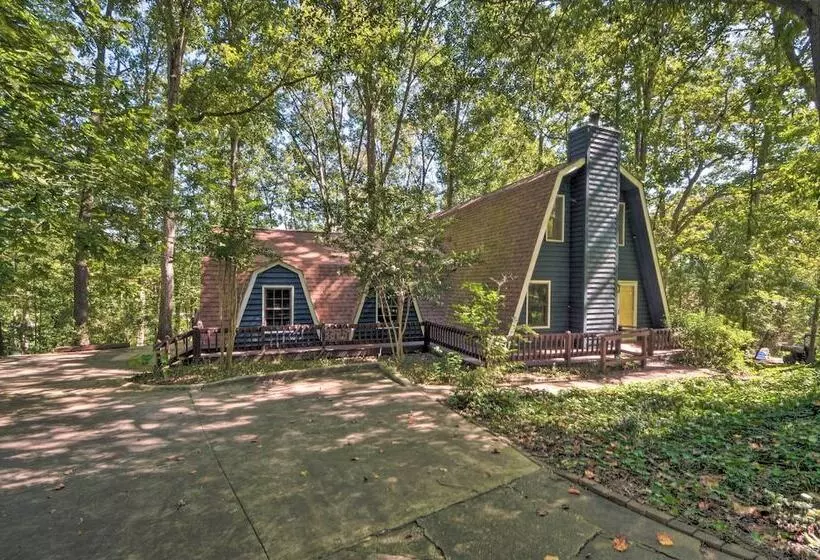 Lake Hartwell Home W/ Dock < 10 Miles To Clemson!