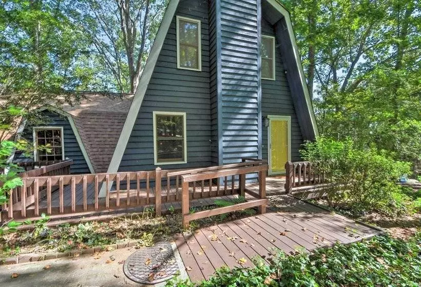Lake Hartwell Home W/ Dock < 10 Miles To Clemson!