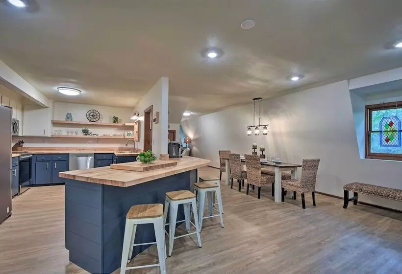 Lake Hartwell Home W/ Dock < 10 Miles To Clemson!