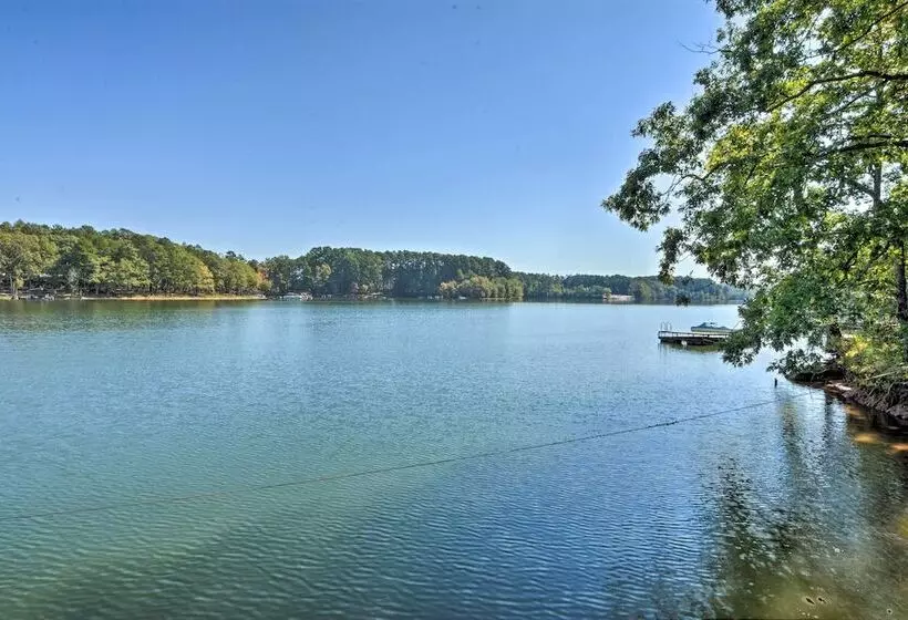 Lake Hartwell Home W/ Dock < 10 Miles To Clemson!