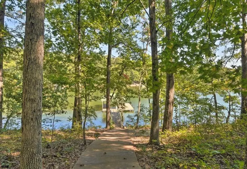 Lake Hartwell Home W/ Dock < 10 Miles To Clemson!