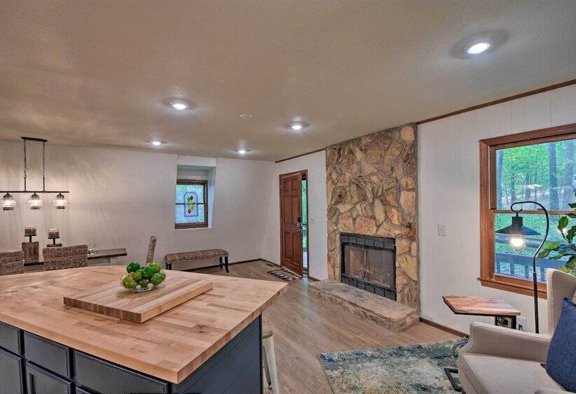 Lake Hartwell Home W/ Dock < 10 Miles To Clemson!