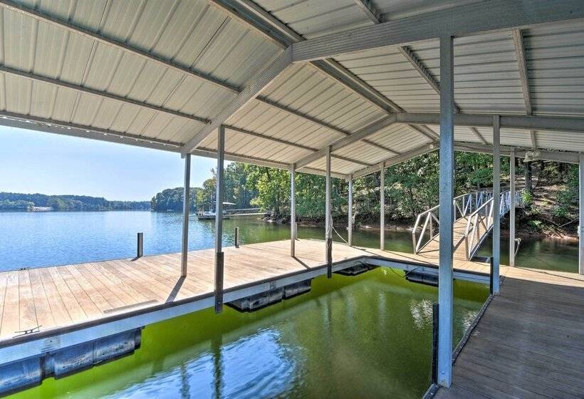 Lake Hartwell Home W/ Dock < 10 Miles To Clemson!