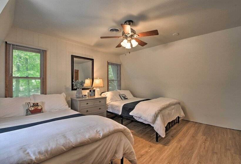 Lake Hartwell Home W/ Dock < 10 Miles To Clemson!