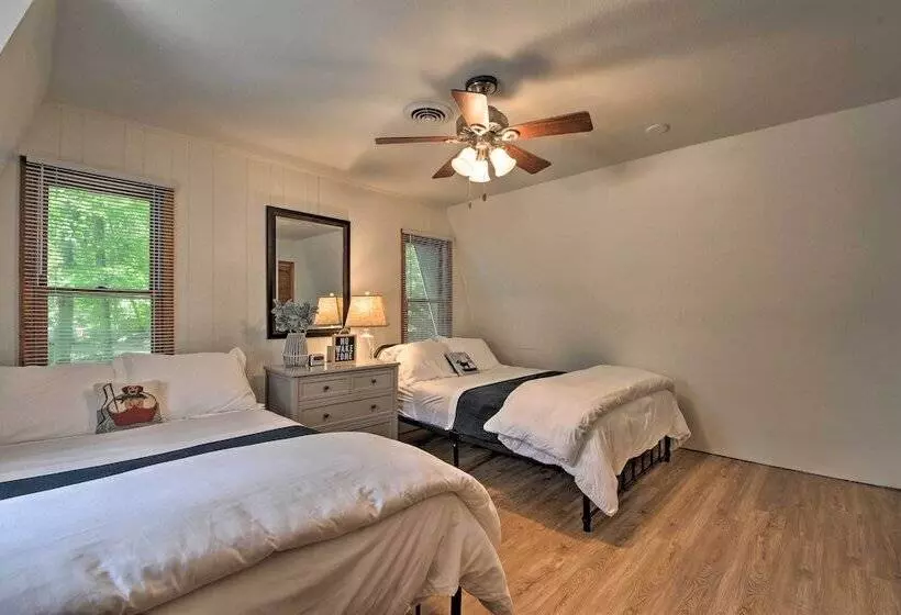 Lake Hartwell Home W/ Dock < 10 Miles To Clemson!