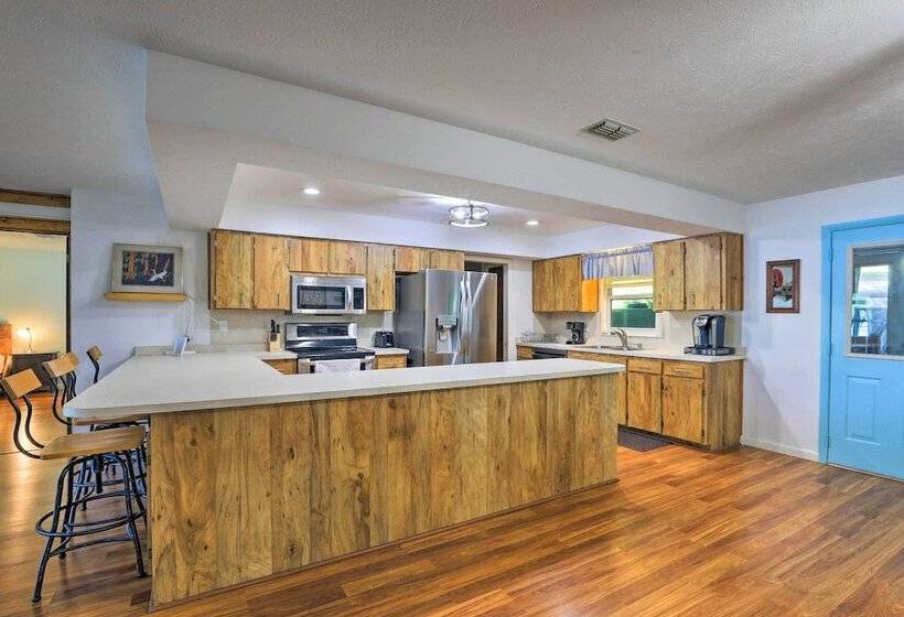 Lakefront Babson Park Escape: Pet Friendly!